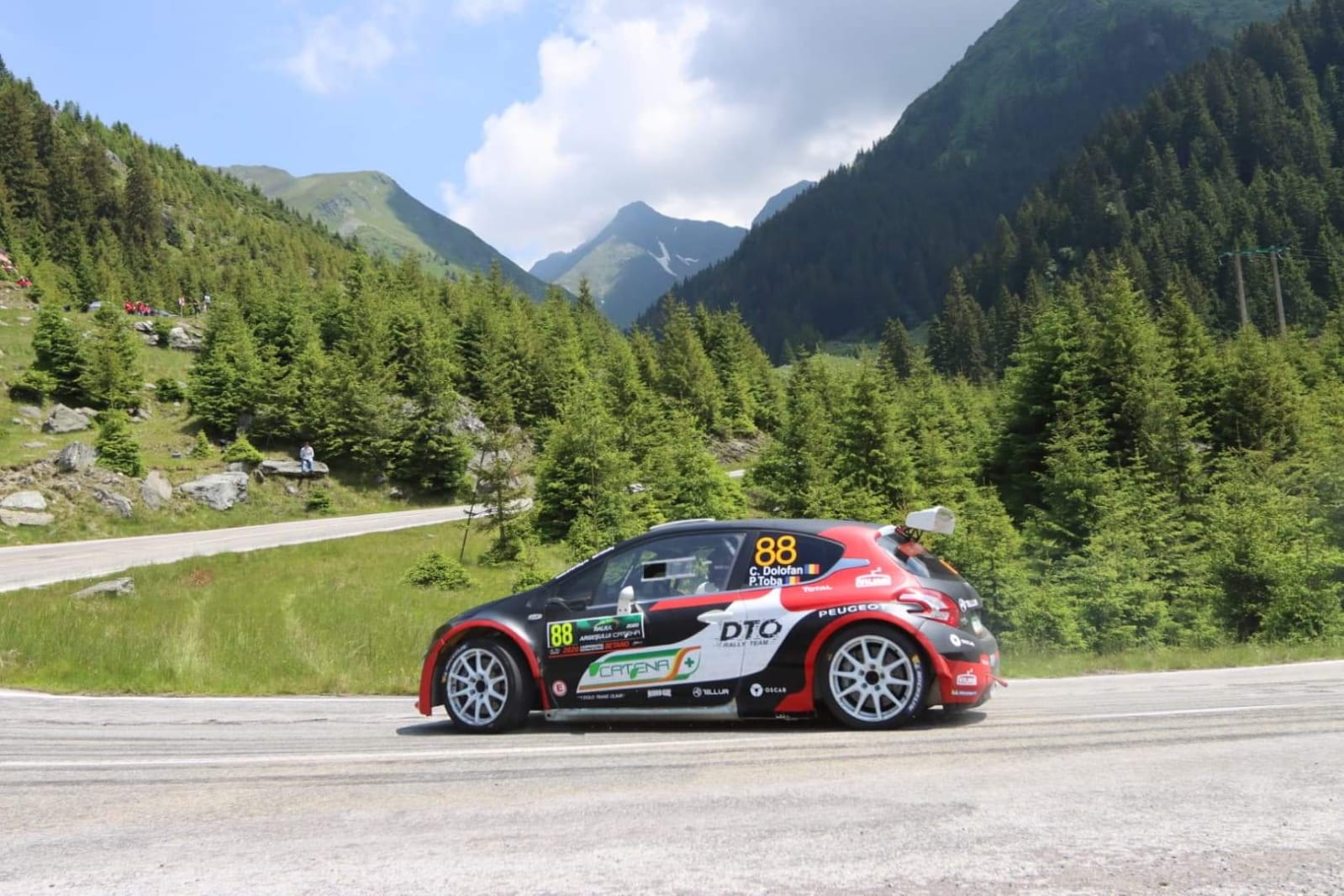 Spectacol pe Transfăgărășan pentru DTO Rally Team