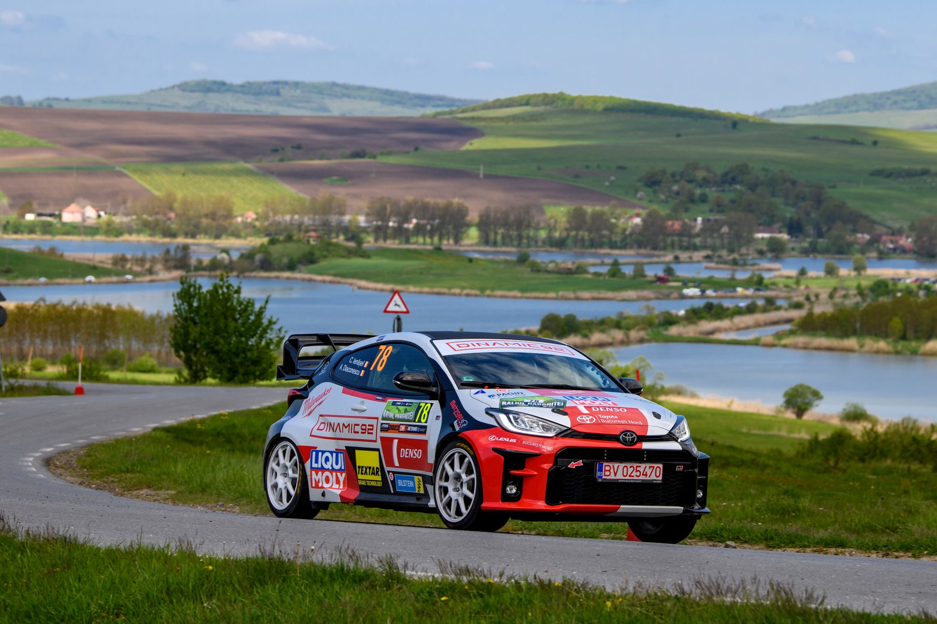 Victorie la clasa pentru Toyota GR Yaris (Catalin Ienasel / Adrian Diaconescu) in etapa inaugurala a Campionatului National De Raliuri 2023 – Raliul Harghitei powered by Toyota