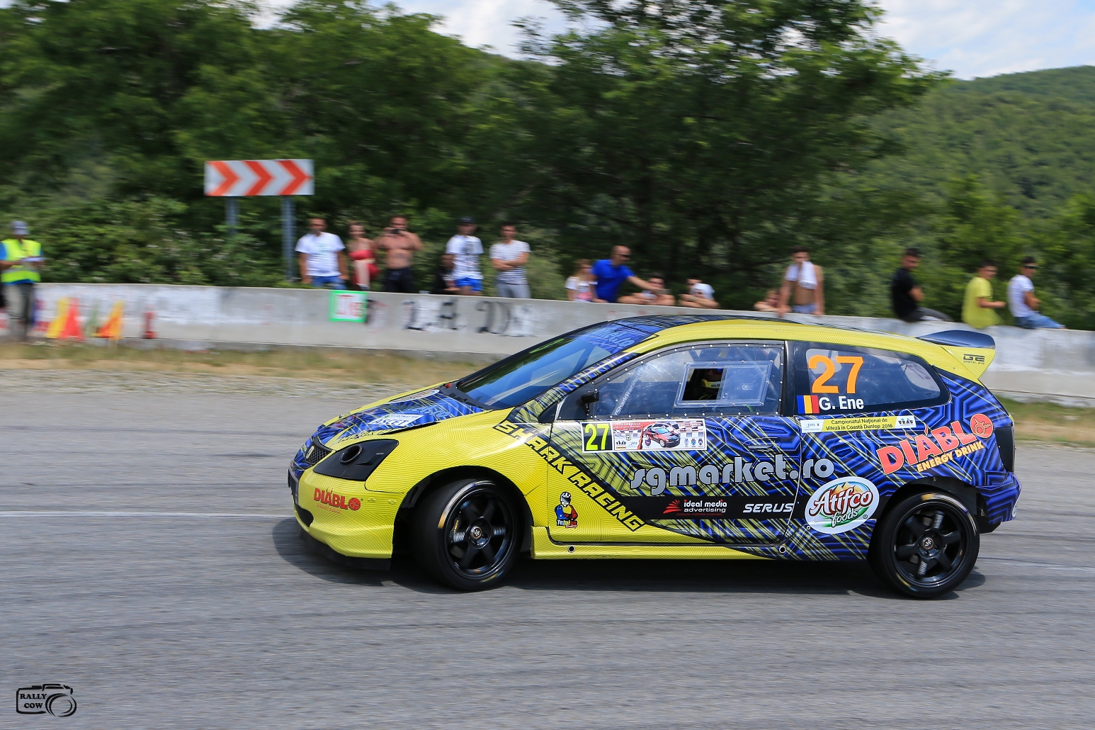 Shark Racing in cursa regilor